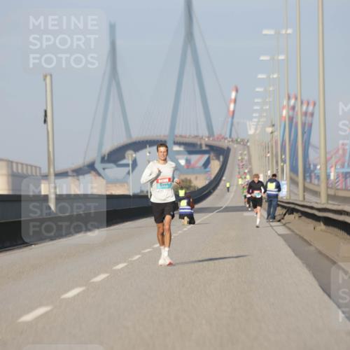 03.10.2025 - Köhlbrandbrückenlauf Jannik Wohlers http://msf.ph/oto/9051229 03.10.2025 09:37:14 Position 3  meine-sportfotos.de