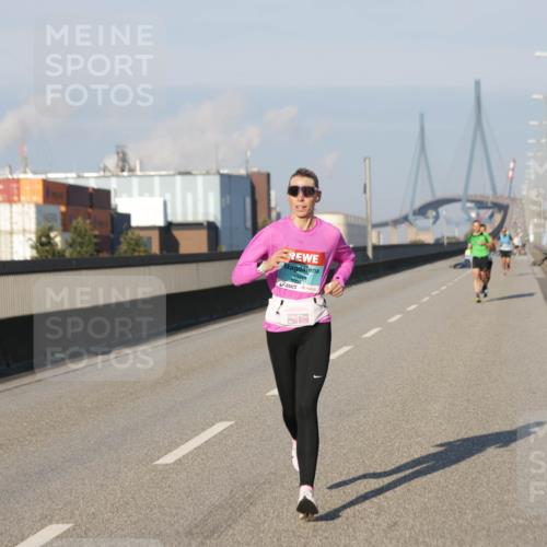 03.10.2025 - Köhlbrandbrückenlauf Jannik Wohlers http://msf.ph/oto/9051323 03.10.2025 09:37:57 Position 3 3203 meine-sportfotos.de