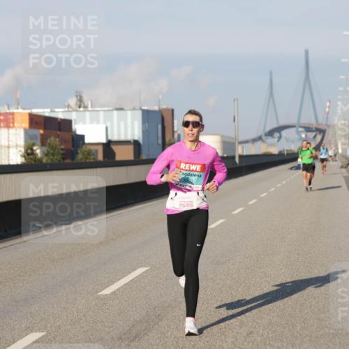 03.10.2025 - Köhlbrandbrückenlauf Jannik Wohlers http://msf.ph/oto/9051334 03.10.2025 09:37:57 Position 3 3203 meine-sportfotos.de