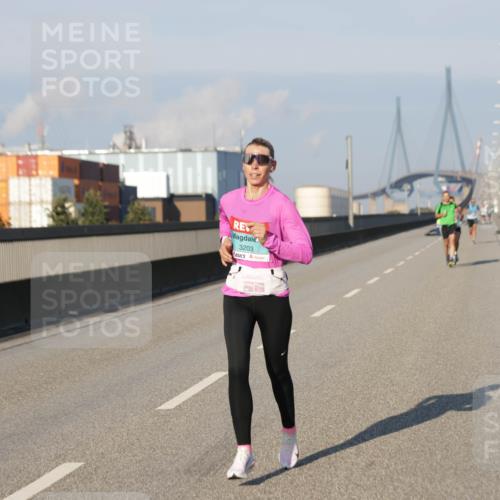 03.10.2025 - Köhlbrandbrückenlauf Jannik Wohlers http://msf.ph/oto/9051362 03.10.2025 09:37:58 Position 3 3203 meine-sportfotos.de