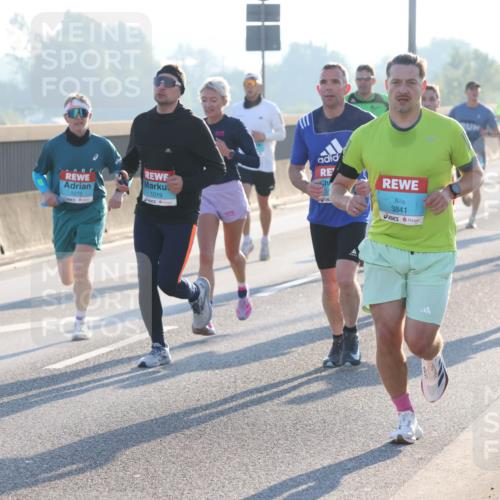 03.10.2025 - Köhlbrandbrückenlauf Lena Gebhardt http://msf.ph/oto/9051370 03.10.2025 09:14:43 Position 1 1019, 1275, 3841 meine-sportfotos.de