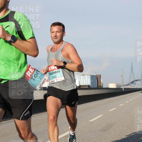 03.10.2025 - Köhlbrandbrückenlauf Jannik Wohlers http://msf.ph/oto/9051410 03.10.2025 09:38:07 Position 3 270, 1022 meine-sportfotos.de