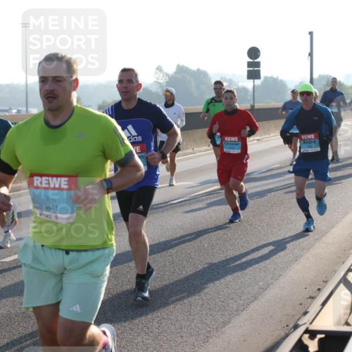 03.10.2025 - Köhlbrandbrückenlauf Lena Gebhardt http://msf.ph/oto/9051429 03.10.2025 09:14:45 Position 1 1275, 3841 meine-sportfotos.de