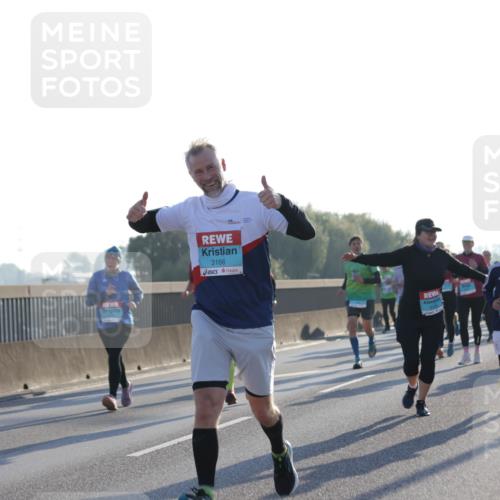03.10.2025 - Köhlbrandbrückenlauf Jannik Wohlers http://msf.ph/oto/9051469 03.10.2025 09:19:05 Position 3 3166, 3178 meine-sportfotos.de