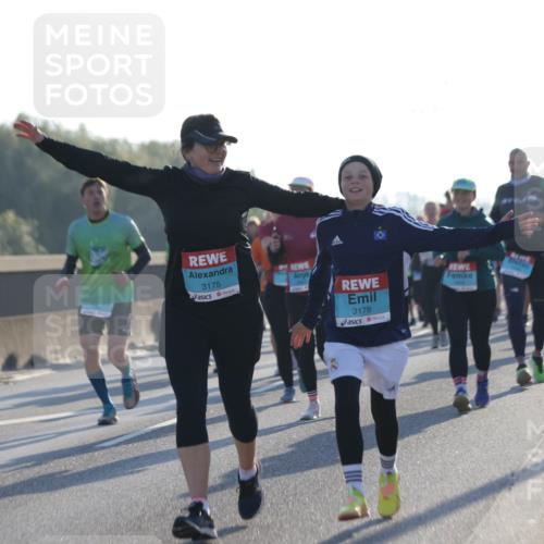 03.10.2025 - Köhlbrandbrückenlauf Jannik Wohlers http://msf.ph/oto/9051501 03.10.2025 09:19:06 Position 3 3175, 3178 meine-sportfotos.de