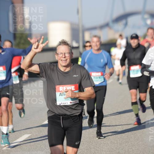 03.10.2025 - Köhlbrandbrückenlauf Jannik Wohlers http://msf.ph/oto/9051510 03.10.2025 09:46:13 Position 3 07, 1247 meine-sportfotos.de