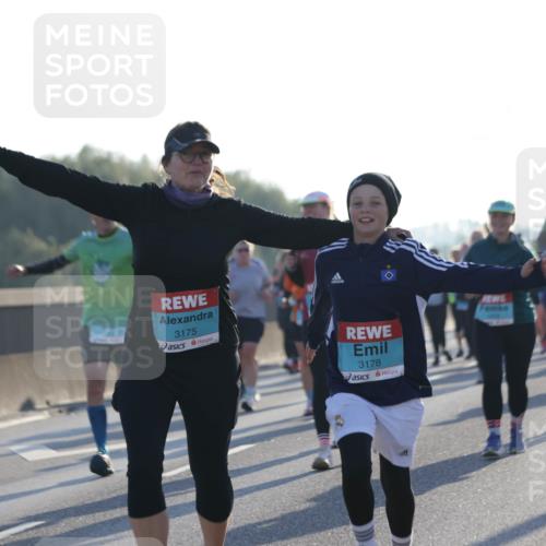 03.10.2025 - Köhlbrandbrückenlauf Jannik Wohlers http://msf.ph/oto/9051552 03.10.2025 09:19:07 Position 3 3175, 3178 meine-sportfotos.de