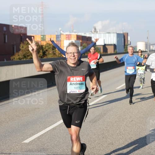 03.10.2025 - Köhlbrandbrückenlauf Jannik Wohlers http://msf.ph/oto/9051582 03.10.2025 09:46:16 Position 3 1077, 2697 meine-sportfotos.de