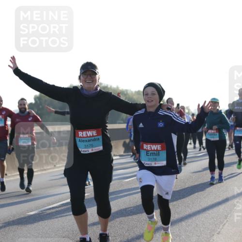 03.10.2025 - Köhlbrandbrückenlauf Jannik Wohlers http://msf.ph/oto/9051583 03.10.2025 09:19:07 Position 3 3175, 3178 meine-sportfotos.de