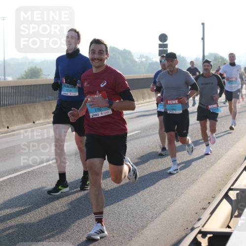 03.10.2025 - Köhlbrandbrückenlauf Lena Gebhardt http://msf.ph/oto/9051588 03.10.2025 09:14:50 Position 1 1016, 2831, 2792, 3785 meine-sportfotos.de
