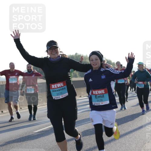 03.10.2025 - Köhlbrandbrückenlauf Jannik Wohlers http://msf.ph/oto/9051605 03.10.2025 09:19:08 Position 3 3175, 3178 meine-sportfotos.de