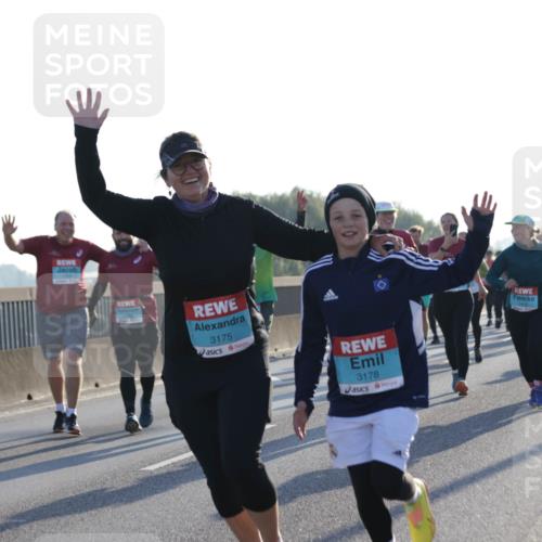 03.10.2025 - Köhlbrandbrückenlauf Jannik Wohlers http://msf.ph/oto/9051616 03.10.2025 09:19:08 Position 3 3175, 3178, 1418 meine-sportfotos.de