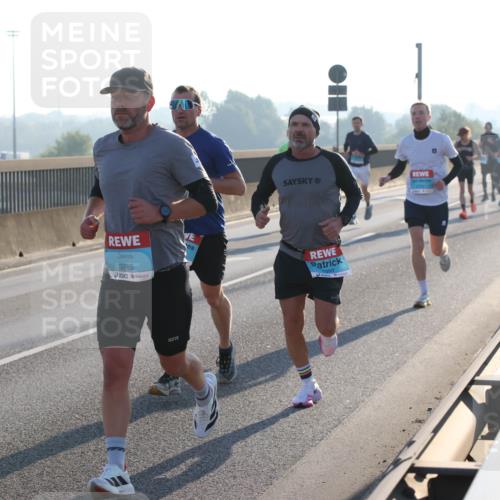 03.10.2025 - Köhlbrandbrückenlauf Lena Gebhardt http://msf.ph/oto/9051638 03.10.2025 09:14:51 Position 1 3785 meine-sportfotos.de