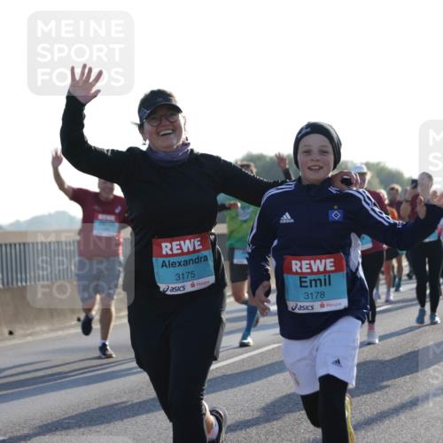 03.10.2025 - Köhlbrandbrückenlauf Jannik Wohlers http://msf.ph/oto/9051646 03.10.2025 09:19:08 Position 3 3175, 3178 meine-sportfotos.de