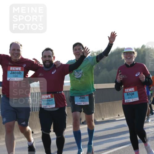 03.10.2025 - Köhlbrandbrückenlauf Jannik Wohlers http://msf.ph/oto/9051657 03.10.2025 09:19:09 Position 3 1388, 1465, 1362, 2061, 2147, 164 meine-sportfotos.de