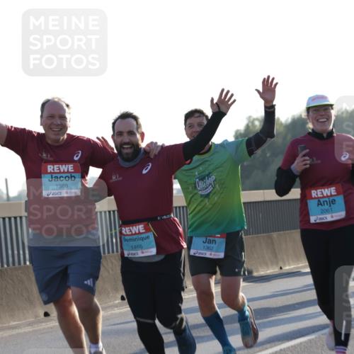 03.10.2025 - Köhlbrandbrückenlauf Jannik Wohlers http://msf.ph/oto/9051676 03.10.2025 09:19:09 Position 3 1388, 1465, 1362, 2061 meine-sportfotos.de