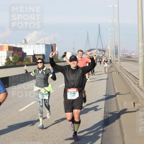 03.10.2025 - Köhlbrandbrückenlauf Jannik Wohlers http://msf.ph/oto/9051695 03.10.2025 09:46:18 Position 3 1247, 1398, 2709 meine-sportfotos.de