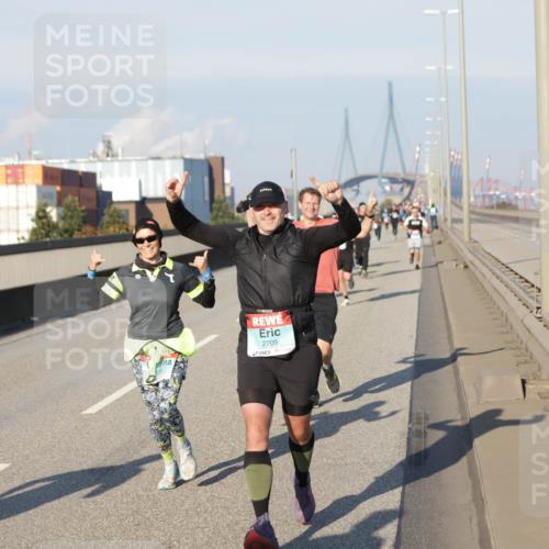 03.10.2025 - Köhlbrandbrückenlauf Jannik Wohlers http://msf.ph/oto/9051710 03.10.2025 09:46:18 Position 3 2709 meine-sportfotos.de