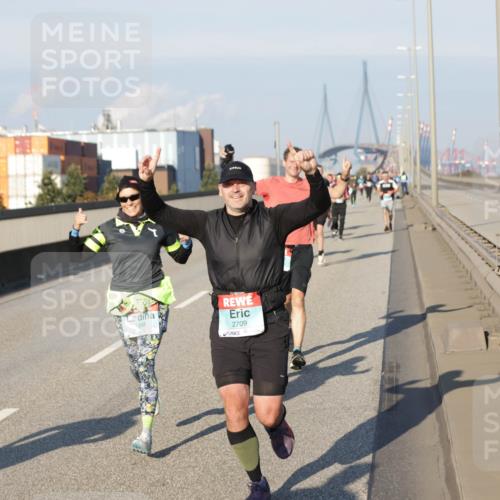 03.10.2025 - Köhlbrandbrückenlauf Jannik Wohlers http://msf.ph/oto/9051720 03.10.2025 09:46:18 Position 3 1398, 2709 meine-sportfotos.de