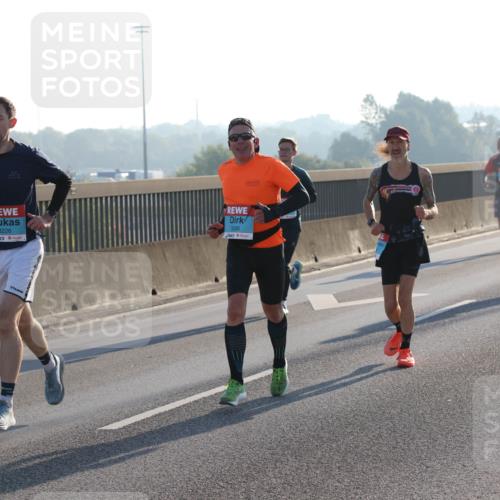 03.10.2025 - Köhlbrandbrückenlauf Lena Gebhardt http://msf.ph/oto/9051744 03.10.2025 09:14:55 Position 1 3226, 3266 meine-sportfotos.de