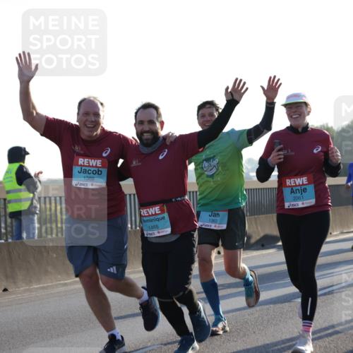 03.10.2025 - Köhlbrandbrückenlauf Jannik Wohlers http://msf.ph/oto/9051747 03.10.2025 09:19:10 Position 3 1388, 1465, 1362, 2061, 1418 meine-sportfotos.de