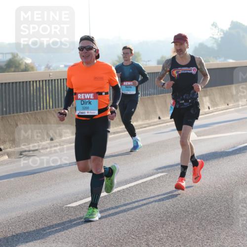 03.10.2025 - Köhlbrandbrückenlauf Lena Gebhardt http://msf.ph/oto/9051762 03.10.2025 09:14:56 Position 1 3266 meine-sportfotos.de