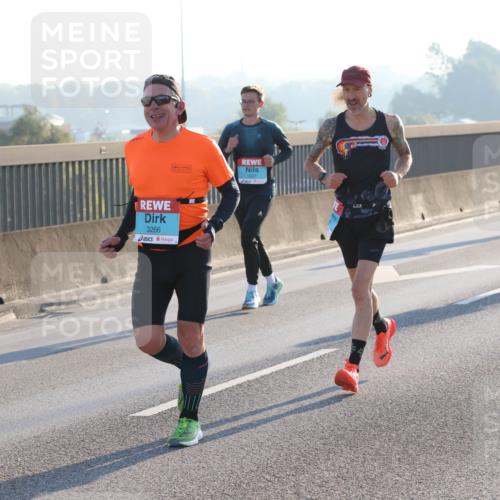 03.10.2025 - Köhlbrandbrückenlauf Lena Gebhardt http://msf.ph/oto/9051771 03.10.2025 09:14:56 Position 1 3266, 1027 meine-sportfotos.de