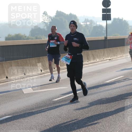03.10.2025 - Köhlbrandbrückenlauf Lena Gebhardt http://msf.ph/oto/9051797 03.10.2025 09:14:57 Position 1 3136, 3628 meine-sportfotos.de
