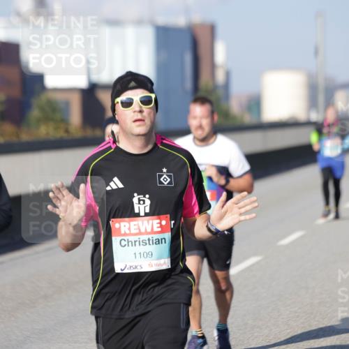 03.10.2025 - Köhlbrandbrückenlauf Jannik Wohlers http://msf.ph/oto/9051803 03.10.2025 09:46:27 Position 3 3943, 1109 meine-sportfotos.de