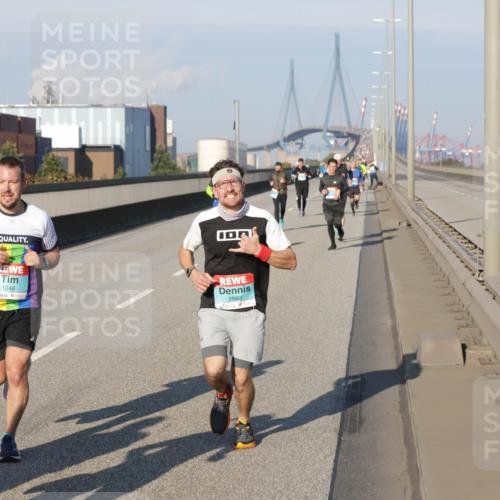 03.10.2025 - Köhlbrandbrückenlauf Jannik Wohlers http://msf.ph/oto/9051818 03.10.2025 09:46:29 Position 3 2884, 1248, 2880 meine-sportfotos.de