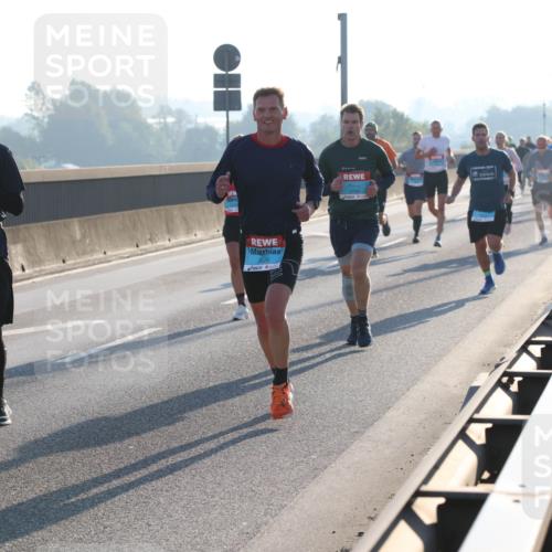 03.10.2025 - Köhlbrandbrückenlauf Lena Gebhardt http://msf.ph/oto/9051829 03.10.2025 09:14:58 Position 1 3136, 3628 meine-sportfotos.de