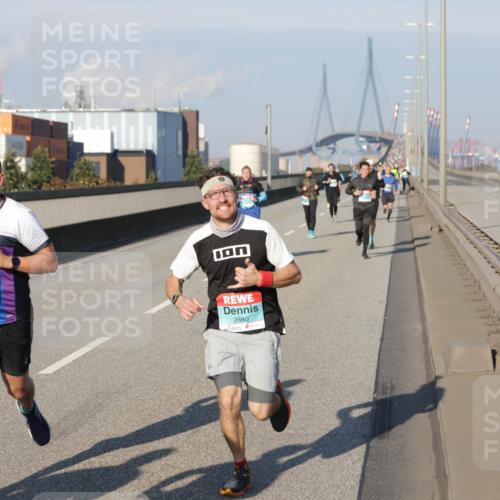 03.10.2025 - Köhlbrandbrückenlauf Jannik Wohlers http://msf.ph/oto/9051848 03.10.2025 09:46:29 Position 3 1248, 2880 meine-sportfotos.de