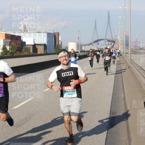 03.10.2025 - Köhlbrandbrückenlauf Jannik Wohlers http://msf.ph/oto/9051855 03.10.2025 09:46:29 Position 3 1248, 2880 meine-sportfotos.de