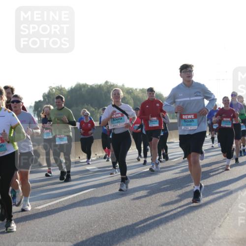03.10.2025 - Köhlbrandbrückenlauf Jannik Wohlers http://msf.ph/oto/9051862 03.10.2025 09:19:12 Position 3 3339, 1455, 2040 meine-sportfotos.de