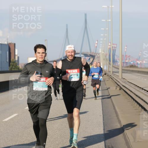 03.10.2025 - Köhlbrandbrückenlauf Jannik Wohlers http://msf.ph/oto/9051906 03.10.2025 09:46:36 Position 3 3775, 2777 meine-sportfotos.de