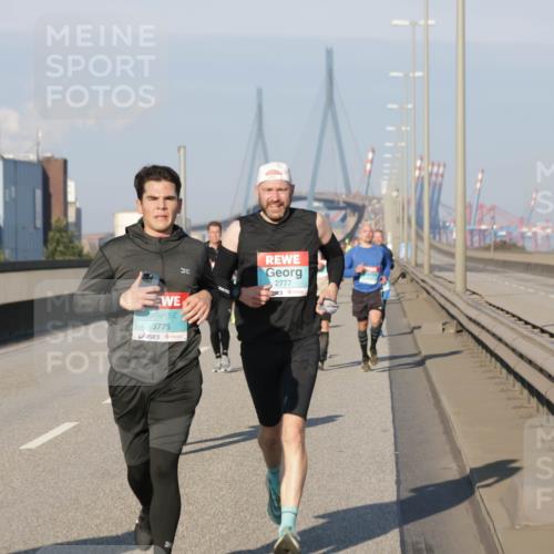 03.10.2025 - Köhlbrandbrückenlauf Jannik Wohlers http://msf.ph/oto/9051912 03.10.2025 09:46:36 Position 3 3775, 2777 meine-sportfotos.de