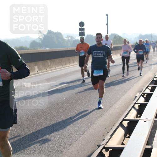 03.10.2025 - Köhlbrandbrückenlauf Lena Gebhardt http://msf.ph/oto/9051943 03.10.2025 09:15:01 Position 1 35, 3763 meine-sportfotos.de