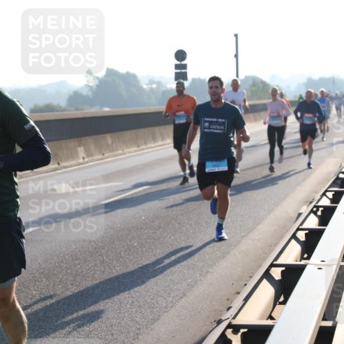 03.10.2025 - Köhlbrandbrückenlauf Lena Gebhardt http://msf.ph/oto/9051951 03.10.2025 09:15:01 Position 1 35, 3763, 2024 meine-sportfotos.de