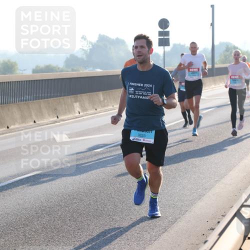 03.10.2025 - Köhlbrandbrückenlauf Lena Gebhardt http://msf.ph/oto/9051969 03.10.2025 09:15:02 Position 1 2024, 1860, 3223 meine-sportfotos.de