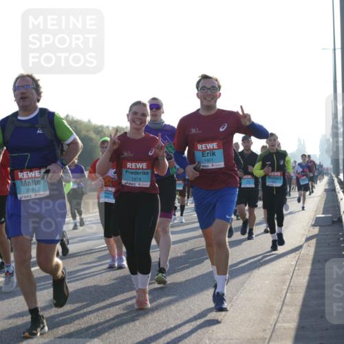 03.10.2025 - Köhlbrandbrückenlauf Jannik Wohlers http://msf.ph/oto/9051978 03.10.2025 09:19:15 Position 3 1456, 3691, 1818, 1901 meine-sportfotos.de