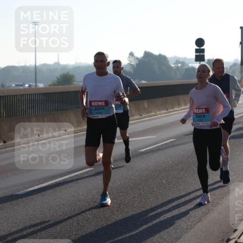 03.10.2025 - Köhlbrandbrückenlauf Lena Gebhardt http://msf.ph/oto/9052055 03.10.2025 09:15:05 Position 1 1101, 1048, 1251 meine-sportfotos.de