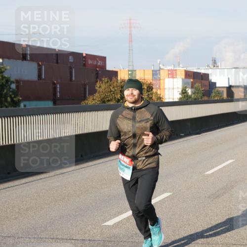03.10.2025 - Köhlbrandbrückenlauf Jannik Wohlers http://msf.ph/oto/9052070 03.10.2025 09:46:39 Position 3 2959 meine-sportfotos.de