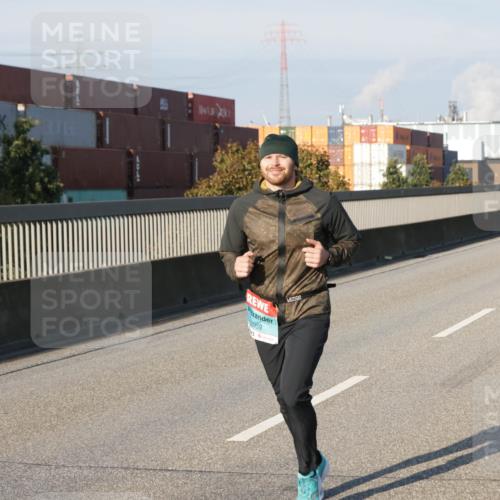 03.10.2025 - Köhlbrandbrückenlauf Jannik Wohlers http://msf.ph/oto/9052076 03.10.2025 09:46:39 Position 3 40160, 2959 meine-sportfotos.de