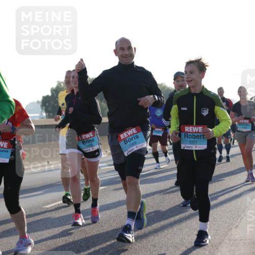 03.10.2025 - Köhlbrandbrückenlauf Jannik Wohlers http://msf.ph/oto/9052093 03.10.2025 09:19:18 Position 3 34, 3699, 1485, 3369, 3371 meine-sportfotos.de