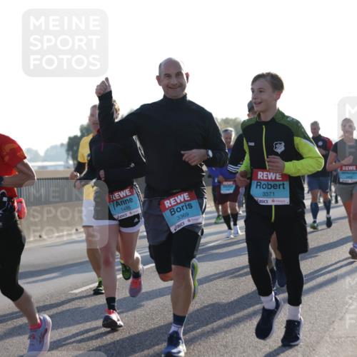 03.10.2025 - Köhlbrandbrückenlauf Jannik Wohlers http://msf.ph/oto/9052104 03.10.2025 09:19:18 Position 3 3699, 1485, 3369, 3371, 2499 meine-sportfotos.de