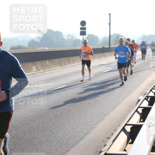 03.10.2025 - Köhlbrandbrückenlauf Lena Gebhardt http://msf.ph/oto/9052107 03.10.2025 09:15:06 Position 1 1265 meine-sportfotos.de