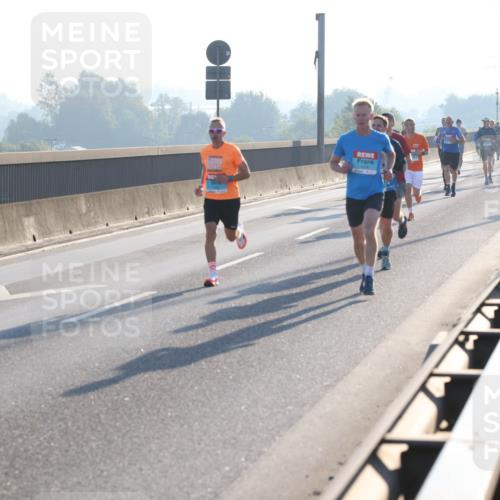 03.10.2025 - Köhlbrandbrückenlauf Lena Gebhardt http://msf.ph/oto/9052115 03.10.2025 09:15:06 Position 1  meine-sportfotos.de
