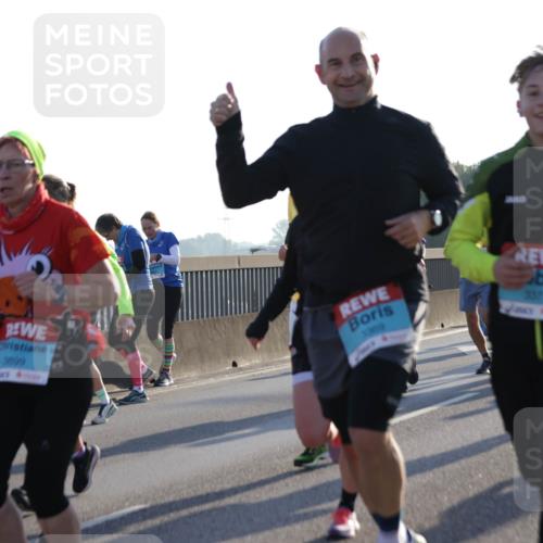 03.10.2025 - Köhlbrandbrückenlauf Jannik Wohlers http://msf.ph/oto/9052140 03.10.2025 09:19:18 Position 3 3060, 3699, 3369, 3371 meine-sportfotos.de