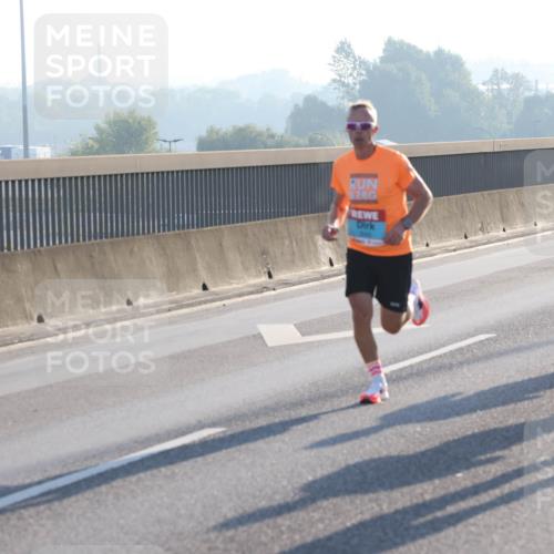 03.10.2025 - Köhlbrandbrückenlauf Lena Gebhardt http://msf.ph/oto/9052158 03.10.2025 09:15:08 Position 1  meine-sportfotos.de