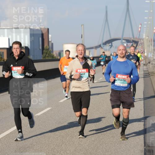 03.10.2025 - Köhlbrandbrückenlauf Jannik Wohlers http://msf.ph/oto/9052161 03.10.2025 09:46:41 Position 3 1122, 1082, 1157 meine-sportfotos.de